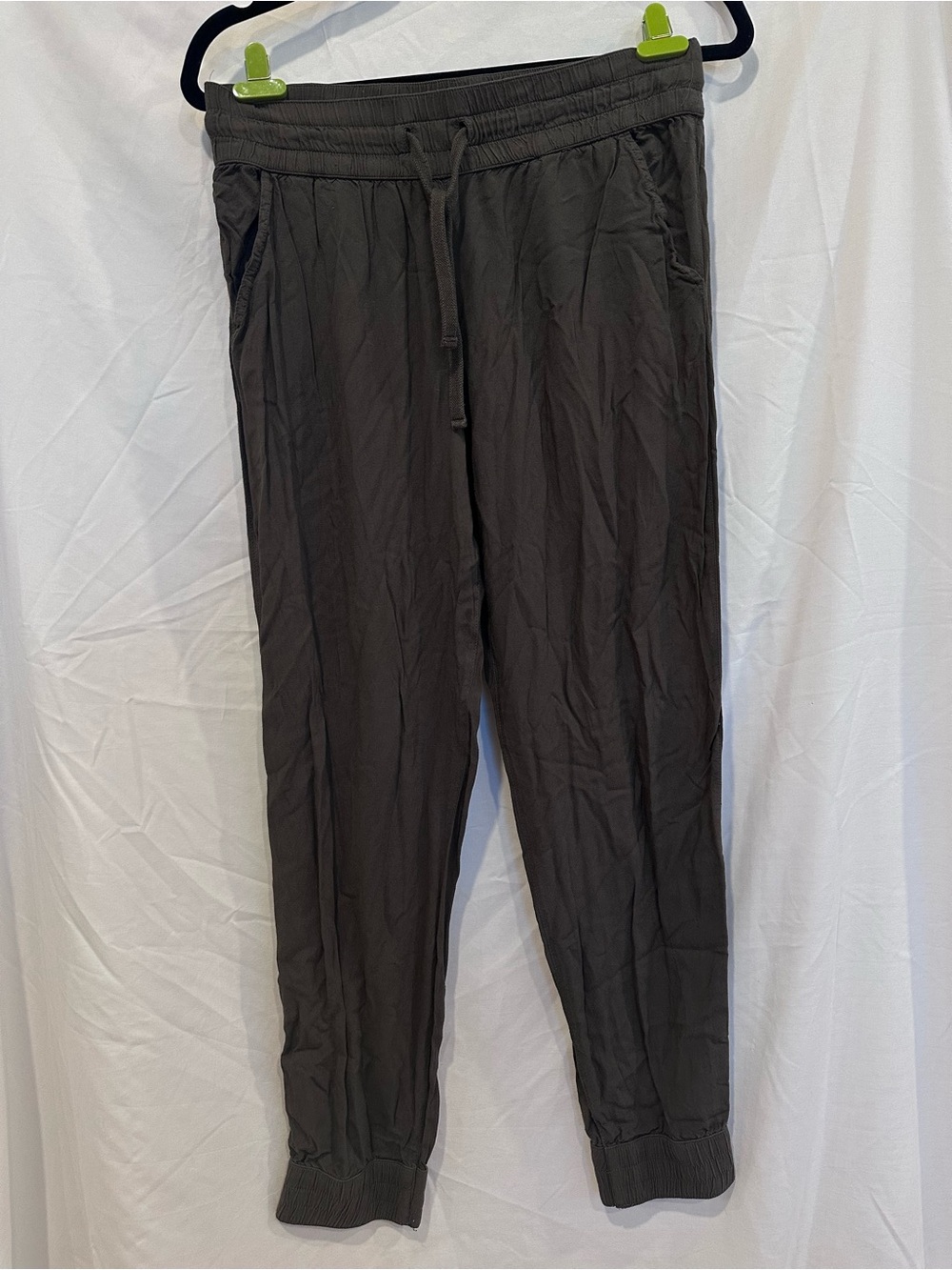 Aritzia Sunday Best Grenville Joggers Olive Green Size Small